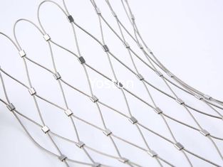 La Chine L'animal met en cage la taille nette adaptée aux besoins du client par panneau bagué flexible de diamant de maille de câble fournisseur