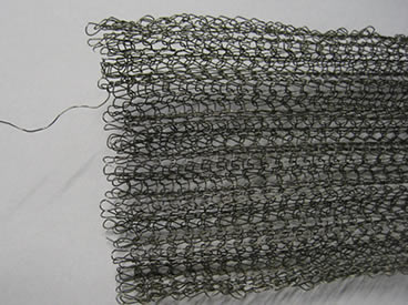 Une feuille de maille tricotée par fil noir